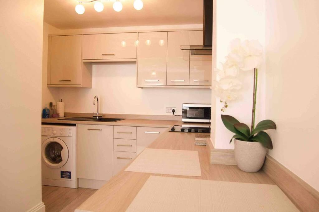 York City Centre, Recently Renovated 2 Bedroom Flat Luaran gambar